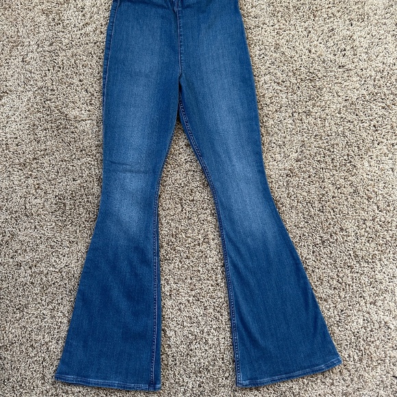 Hollister Jeans - Picture 2 of 6